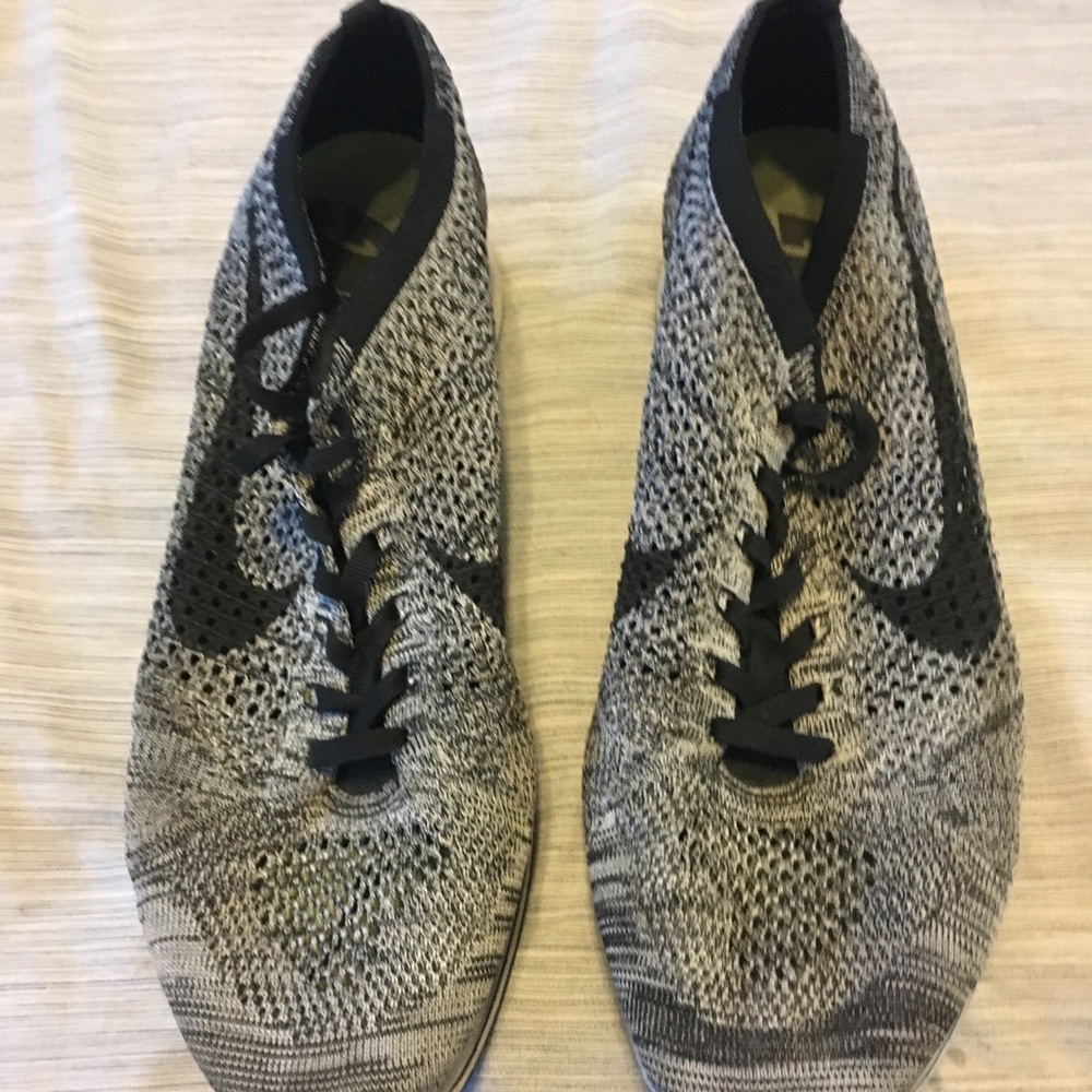 Men’s Nike flyknit racer size 10.5